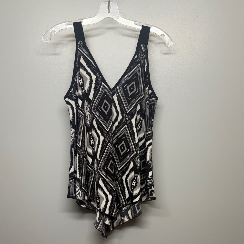 Band of Gypsies Zoe & Rose Black and White Printed Tank Top